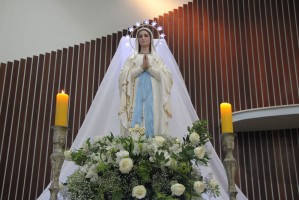Missa em honra à Nossa Senhora de Lourdes