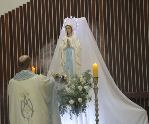 Missa em honra à Nossa Senhora de Lourdes