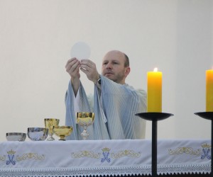 Missa em honra à Nossa Senhora de Lourdes