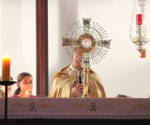 Missa em honra à Nossa Senhora de Lourdes