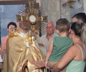 Carreata Nossa Senhora de Lourdes e missa pelos enfermos 