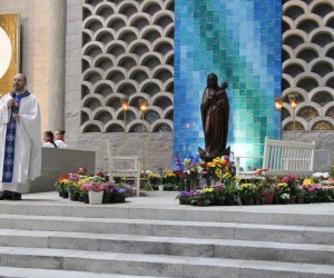 Paróquia São Luís Gonzaga prepara o Jardim de Nossa Senhora