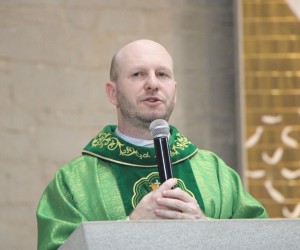 Missa de despedida do padre Diomar Romaniv