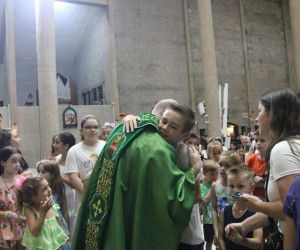 Missa de despedida do padre Diomar Romaniv