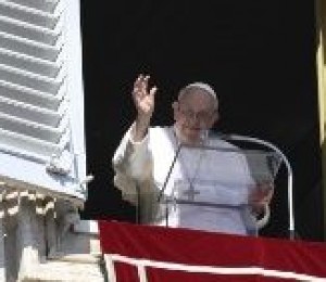 O Papa: perceber a beleza do amor nos rostos das pessoas que caminham ao nosso lado