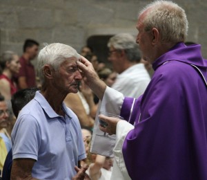 Centenas de fiéis participam das missas de Quarta-feira de Cinzas na Paróquia São Luís Gonzaga