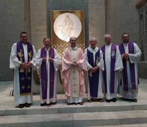 Paróquia transmite missas através das redes sociais