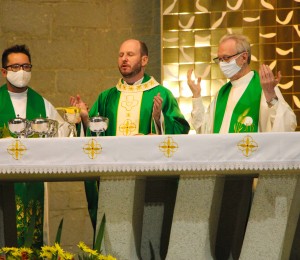 Paróquia acolhe novos vigários