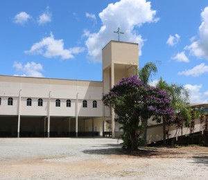 Comunidade Santa Paulina, na Travessa Lagoa Dourada, realiza festa da padroeira