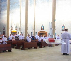 Paróquia São Luís Gonzaga envia 186 leigos como ministros extraordinários da Sagrada Comunhão