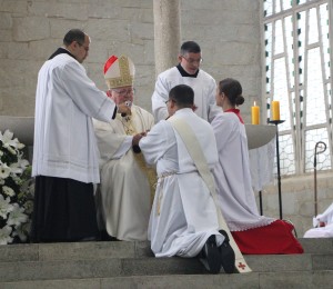 Ordenação do padre Saymon Meyer reúne comunidade na Matriz São Luís Gonzaga