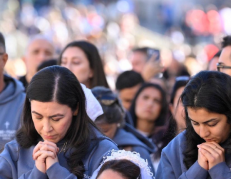 Papa ao encontro de Amoris laetitia no Vaticano: rezem por mim, e eu rezo por vocês