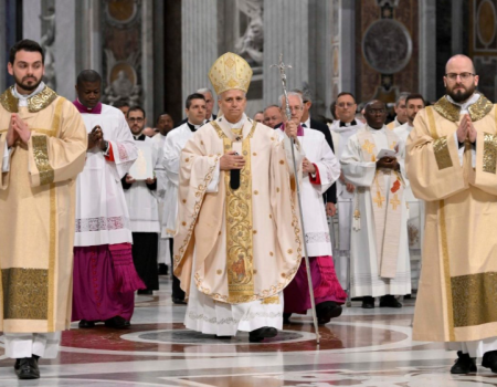Papa na Missa do Crisma: renovar o sim a Jesus exige unidade para trazer a paz