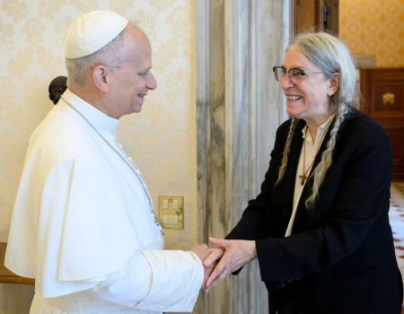 Leão XIV se encontra com Patti Smith