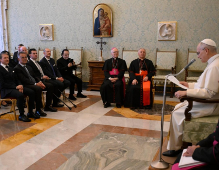 Papa: jovens no trabalho devem ser protagonistas, não apenas engrenagens úteis