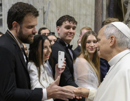 Como ser uma família santa? O Papa responde a um casal de brasileiros em lua de mel