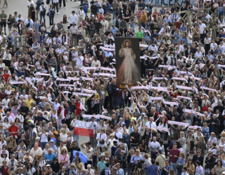 Papa: a fé deve ser alimentada com a Eucaristia todos os domingos, em comunidade