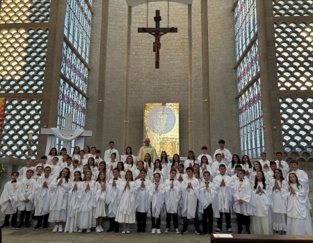 Matriz São Luís Gonzaga celebra Primeira Eucaristia de 118 adolescentes
