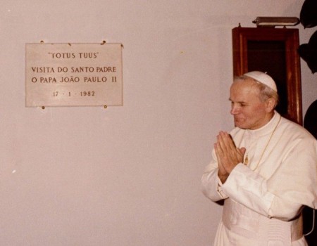 Um pedaço do Brasil em Roma, disse S. João Paulo II ao visitar o Pio Brasileiro em 1982