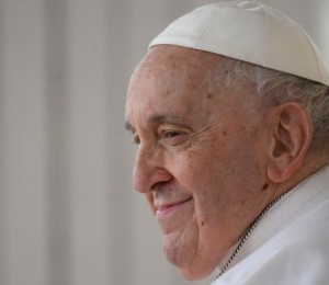 Francisco: por meus dez anos como Papa, quero a paz como presente