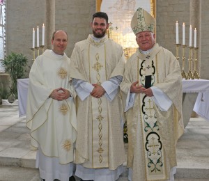 Paróquia São Luís Gonzaga celebra ordenação presbiteral do padre Willian Vogel