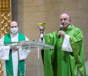 Paróquia São Luís Gonzaga celebra 148 anos e recebe relíquia de São João Paulo II de presente