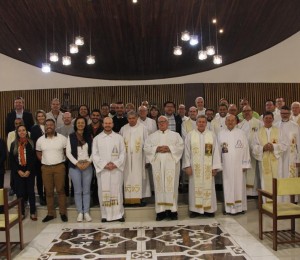 Padres dehonianos celebram missa com Superior Geral